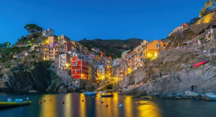 ville-colorée-paysage-de-bâtiments-sur-la-mer-méditerranée-europe-cinque-terre-en-italie-architecture-italienne-traditionnelle-278672941 ville-colorée-paysage-de-bâtiments-sur-la-mer-méditerranée-europe-cinque-terre-en-italie-architecture-italienne-traditionnelle-278672941